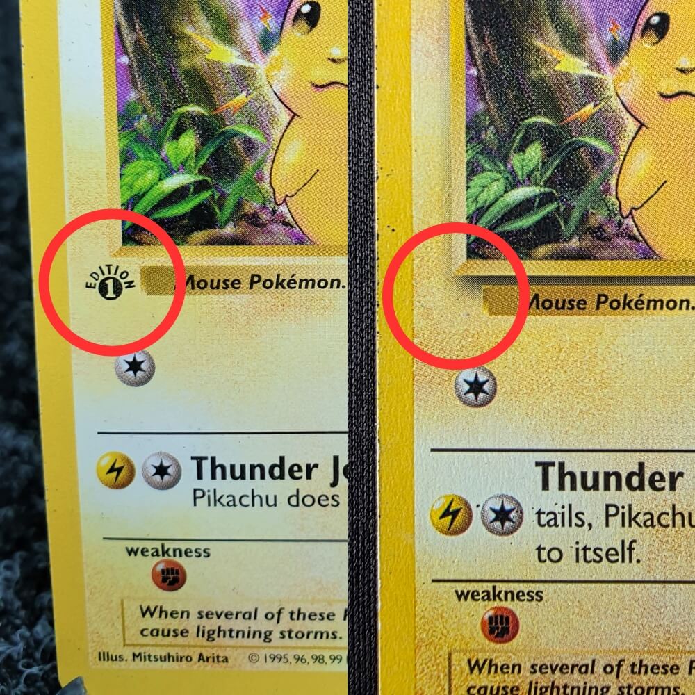 Två Pikachu-kort sida vid sida där First Edition-stämpeln är inringad i rött på det vänstra kortet
